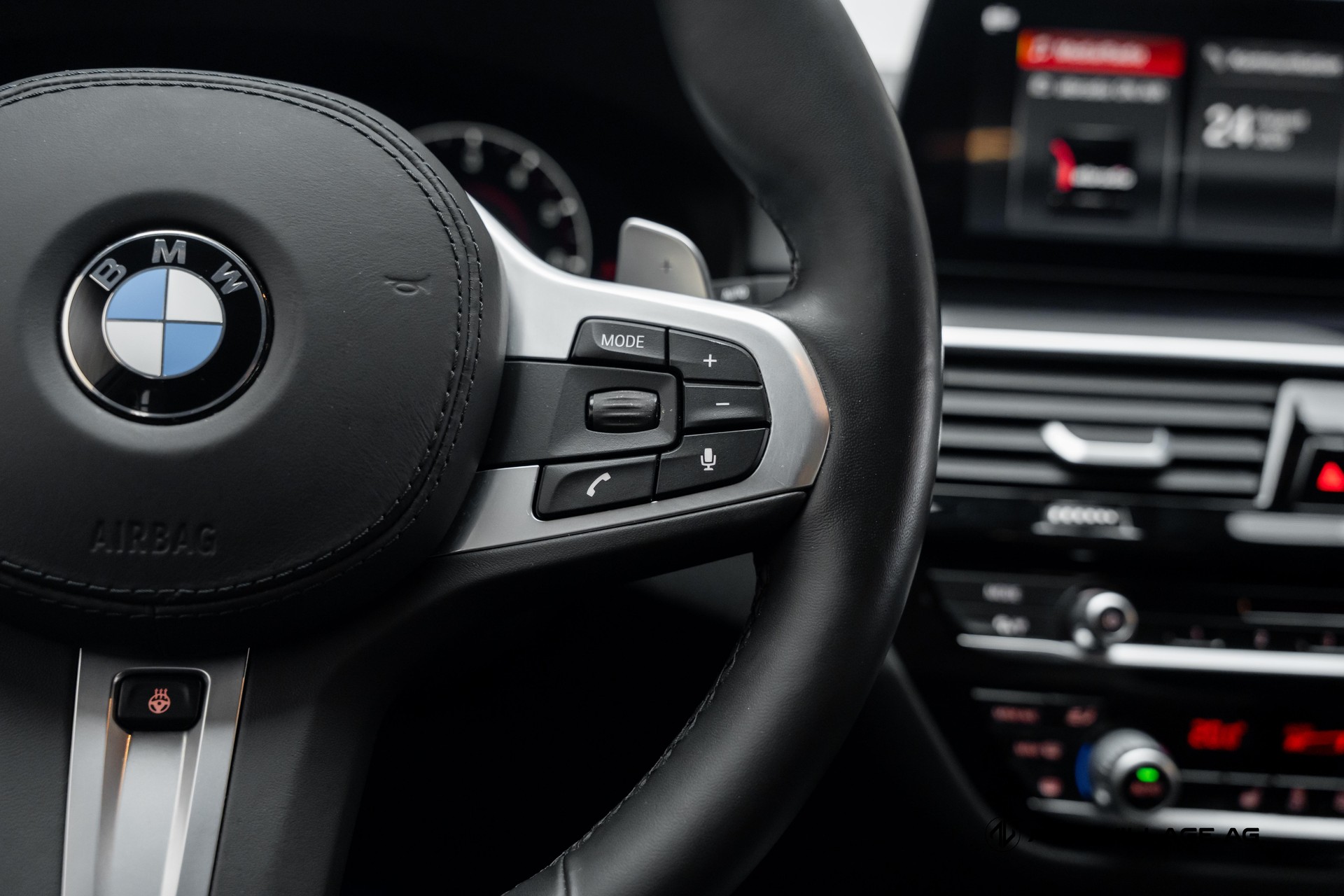 BMW 540i xDrive Touring Steptronic-image-19