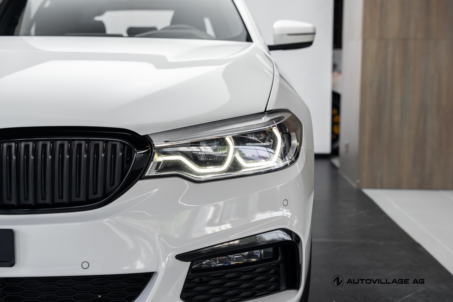 BMW 540i xDrive Touring Steptronic-image-26