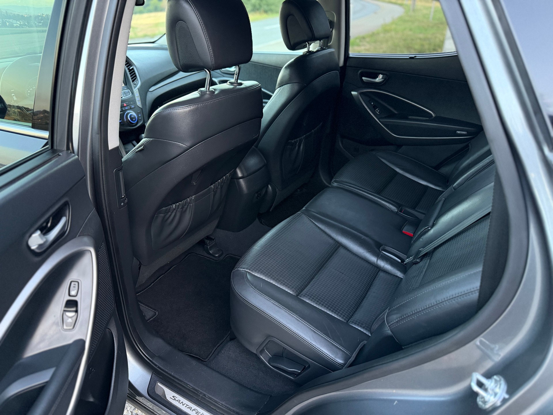 HYUNDAI Santa Fe 2.2 CRDI GO! Plus 4WD Automatic-image-10