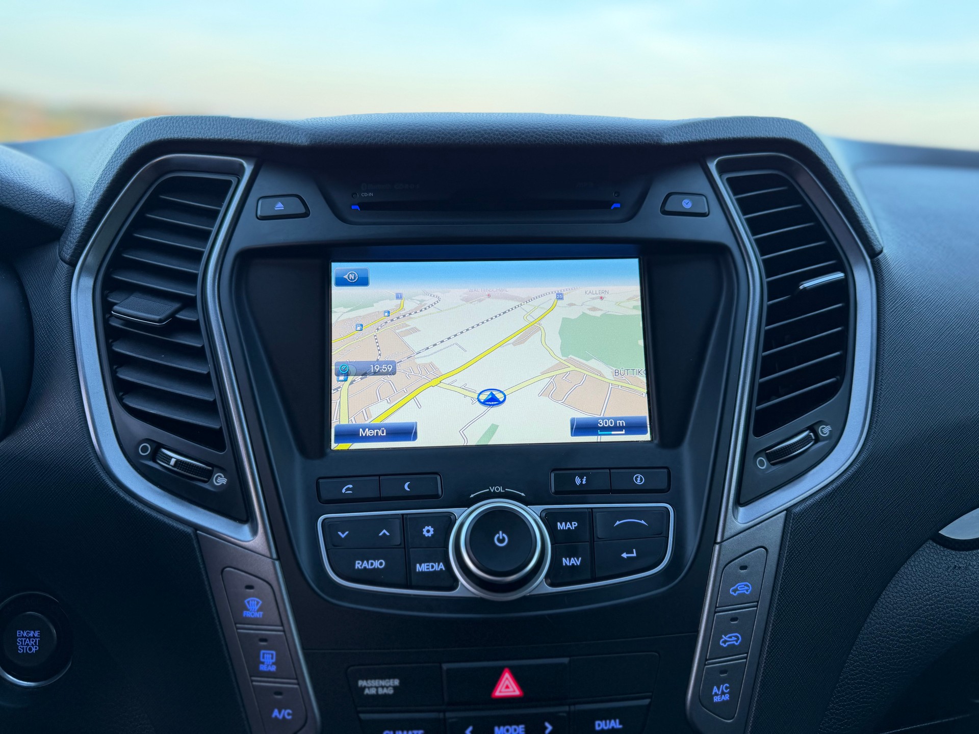 HYUNDAI Santa Fe 2.2 CRDI GO! Plus 4WD Automatic-image-14