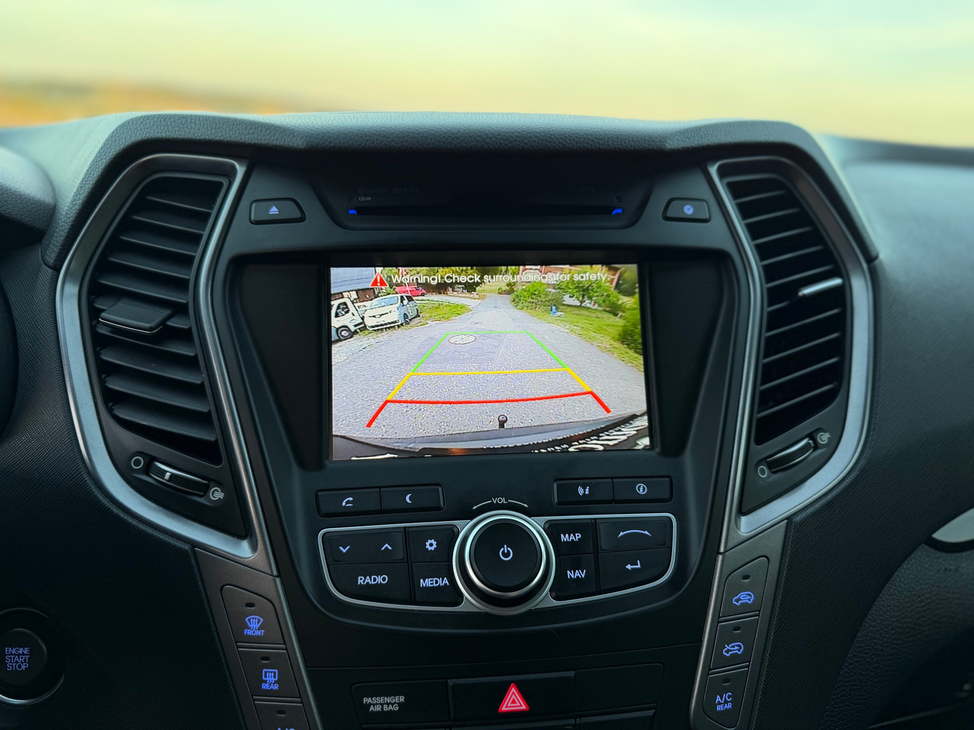 HYUNDAI Santa Fe 2.2 CRDI GO! Plus 4WD Automatic-image-13