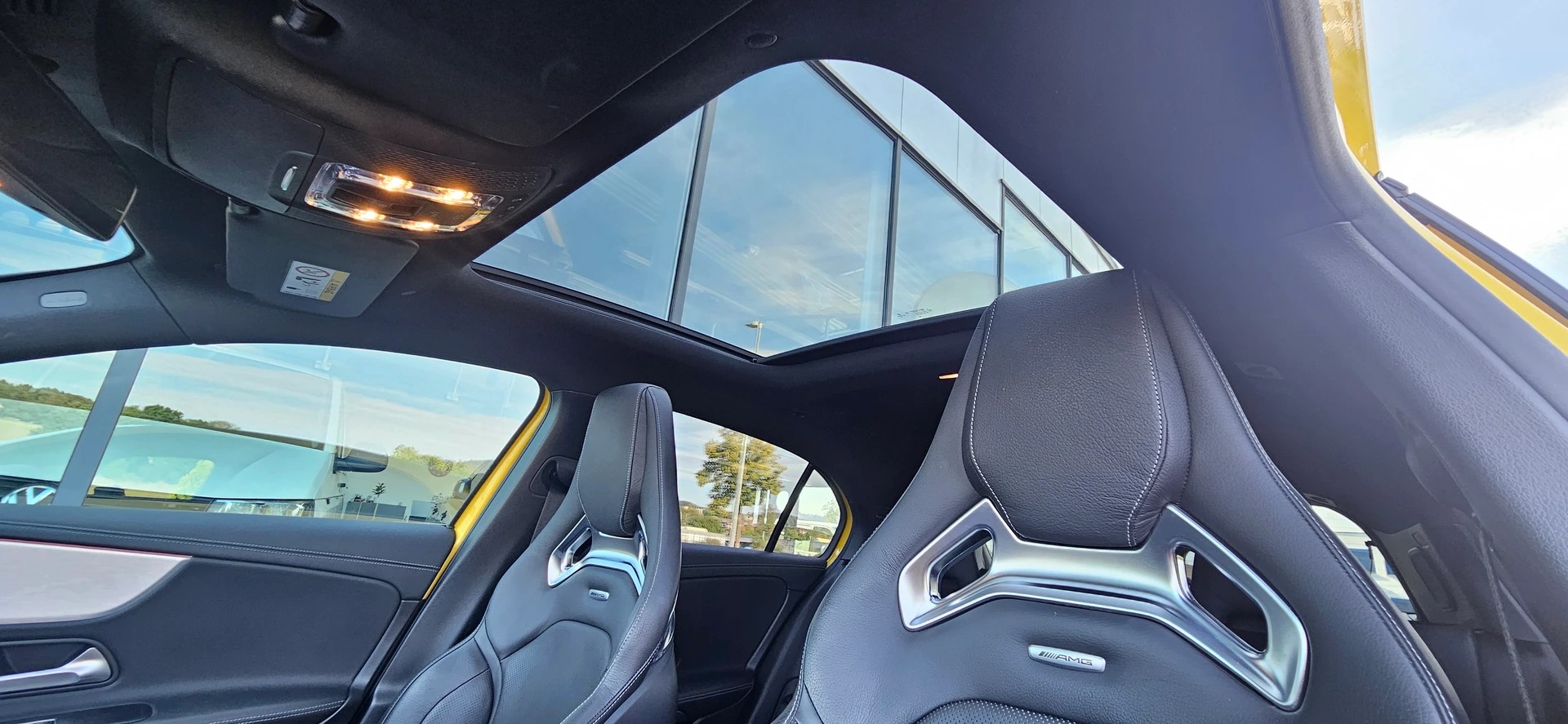 MERCEDES-BENZ A 35 AMG 4Matic Edition 1 Speedshift-image-14