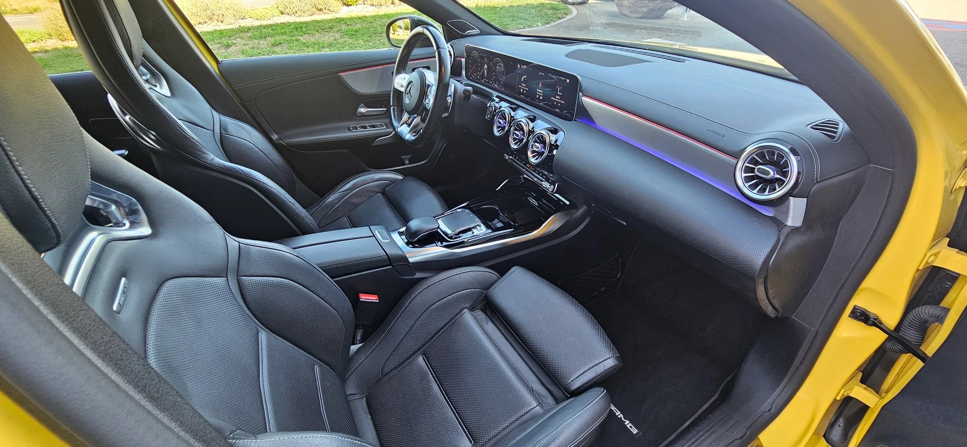MERCEDES-BENZ A 35 AMG 4Matic Edition 1 Speedshift-image-9