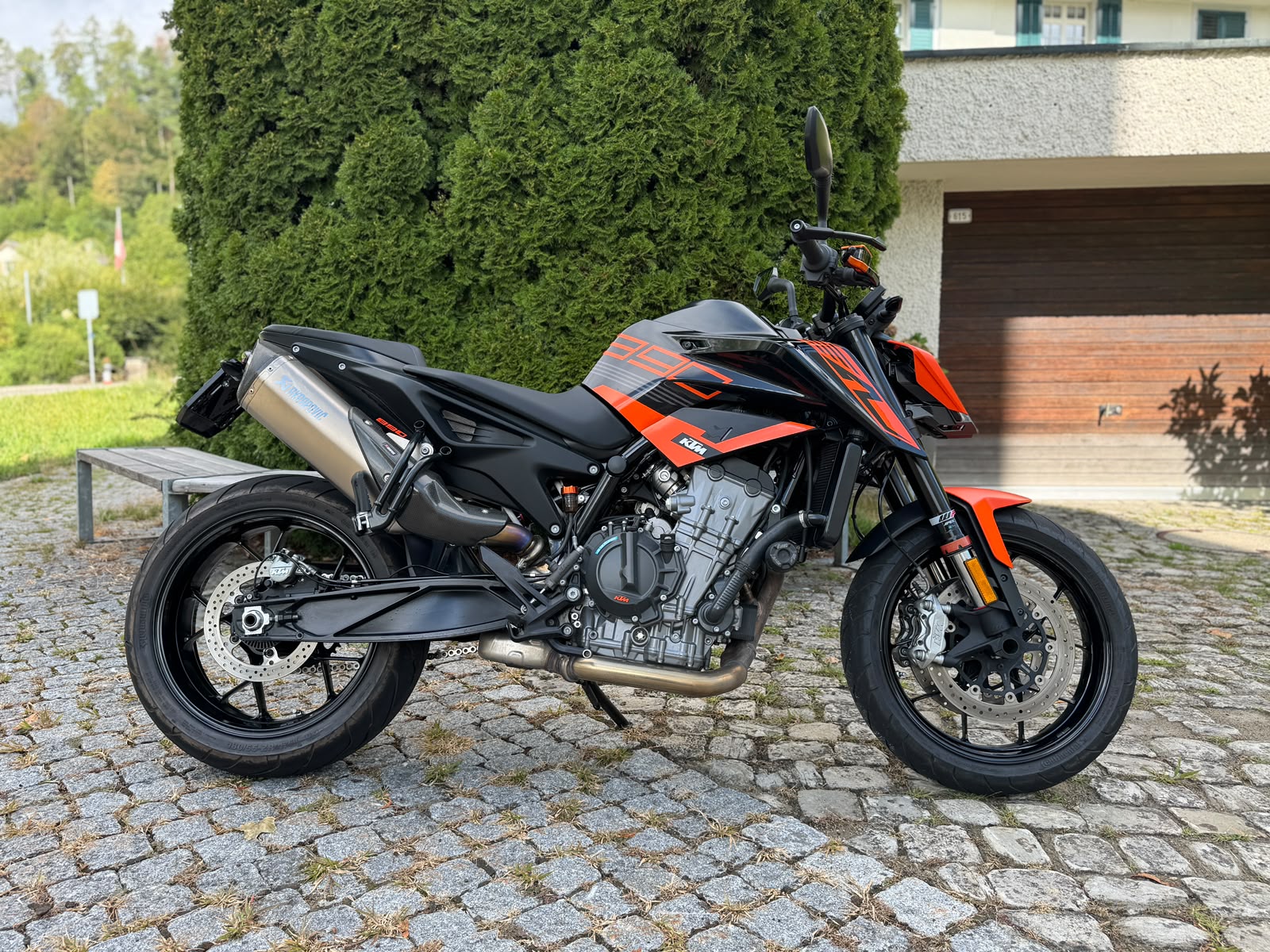 KTM 890 Duke L