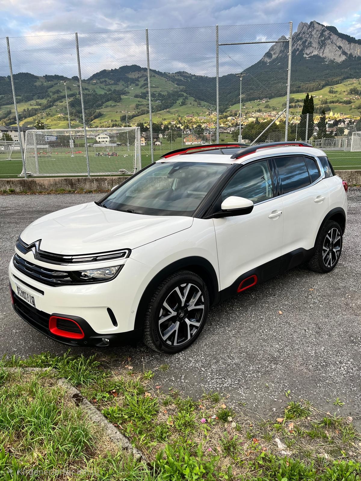CITROEN 1.6 PureTech Shine-image-0