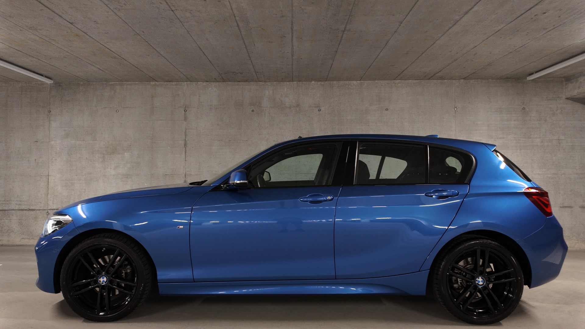 BMW 120d xDrive M Sport Steptronic-image-2