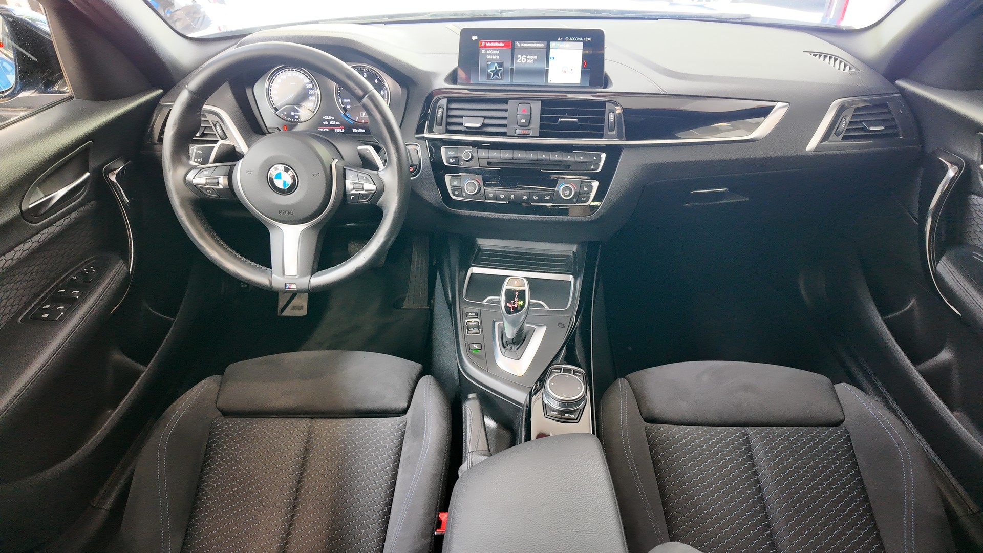 BMW 120d xDrive M Sport Steptronic-image-9
