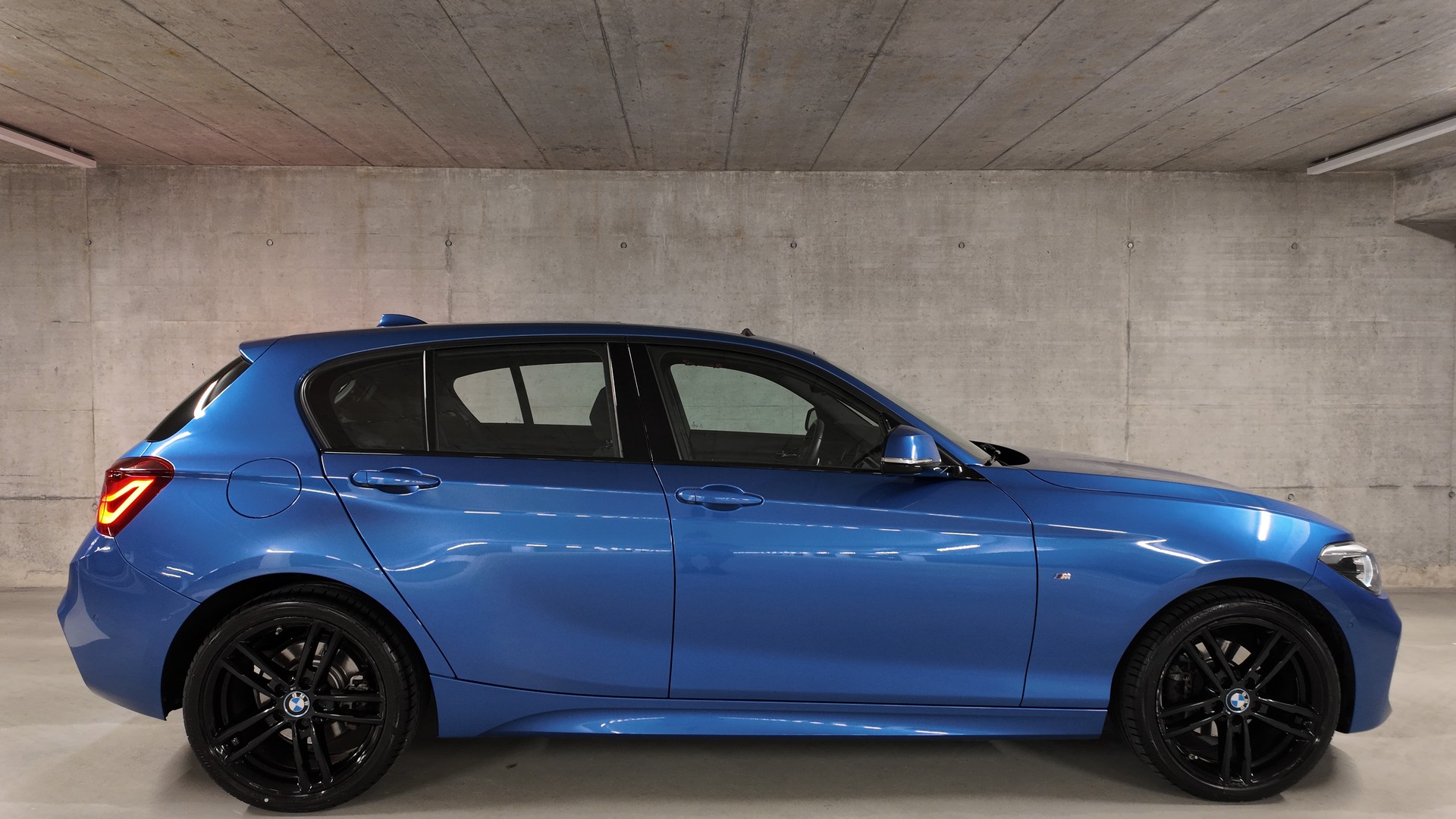 BMW 120d xDrive M Sport Steptronic-image-3