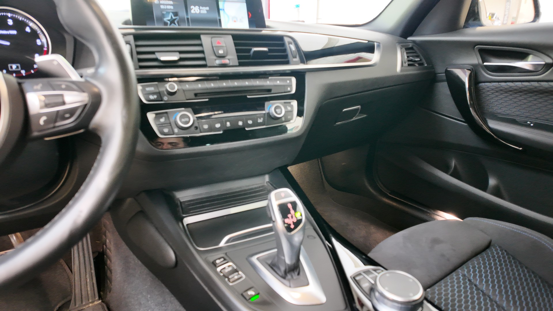 BMW 120d xDrive M Sport Steptronic-image-11