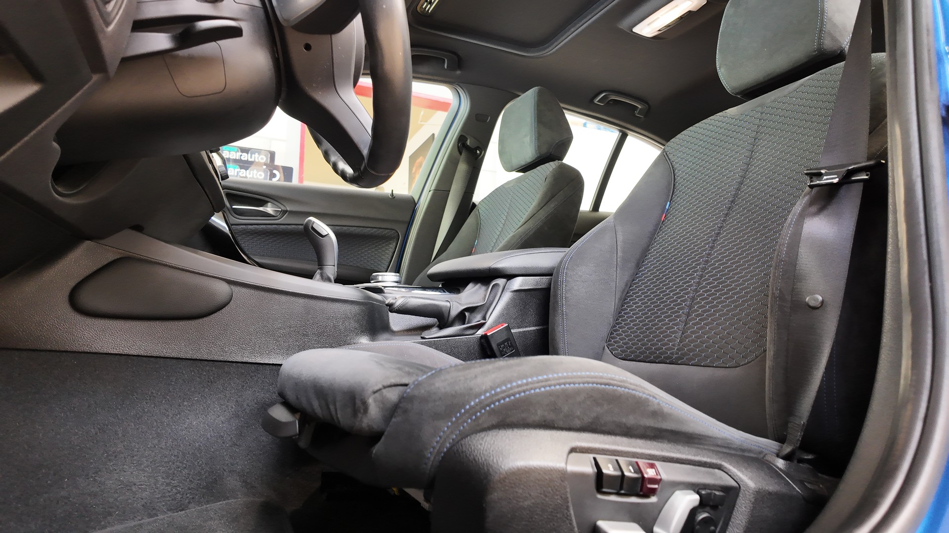 BMW 120d xDrive M Sport Steptronic-image-14