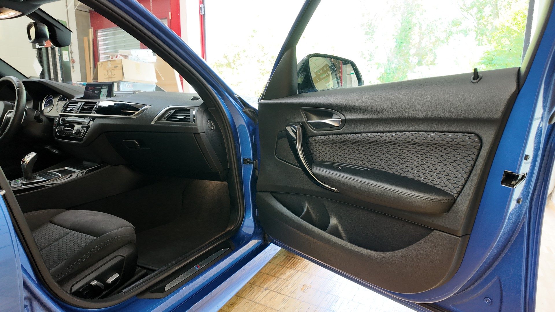 BMW 120d xDrive M Sport Steptronic-image-17