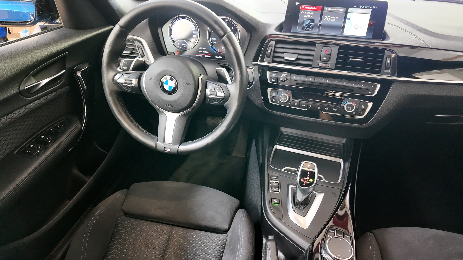 BMW 120d xDrive M Sport Steptronic-image-10