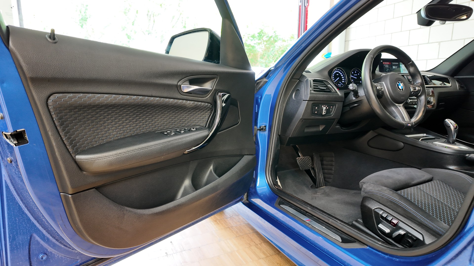 BMW 120d xDrive M Sport Steptronic-image-16
