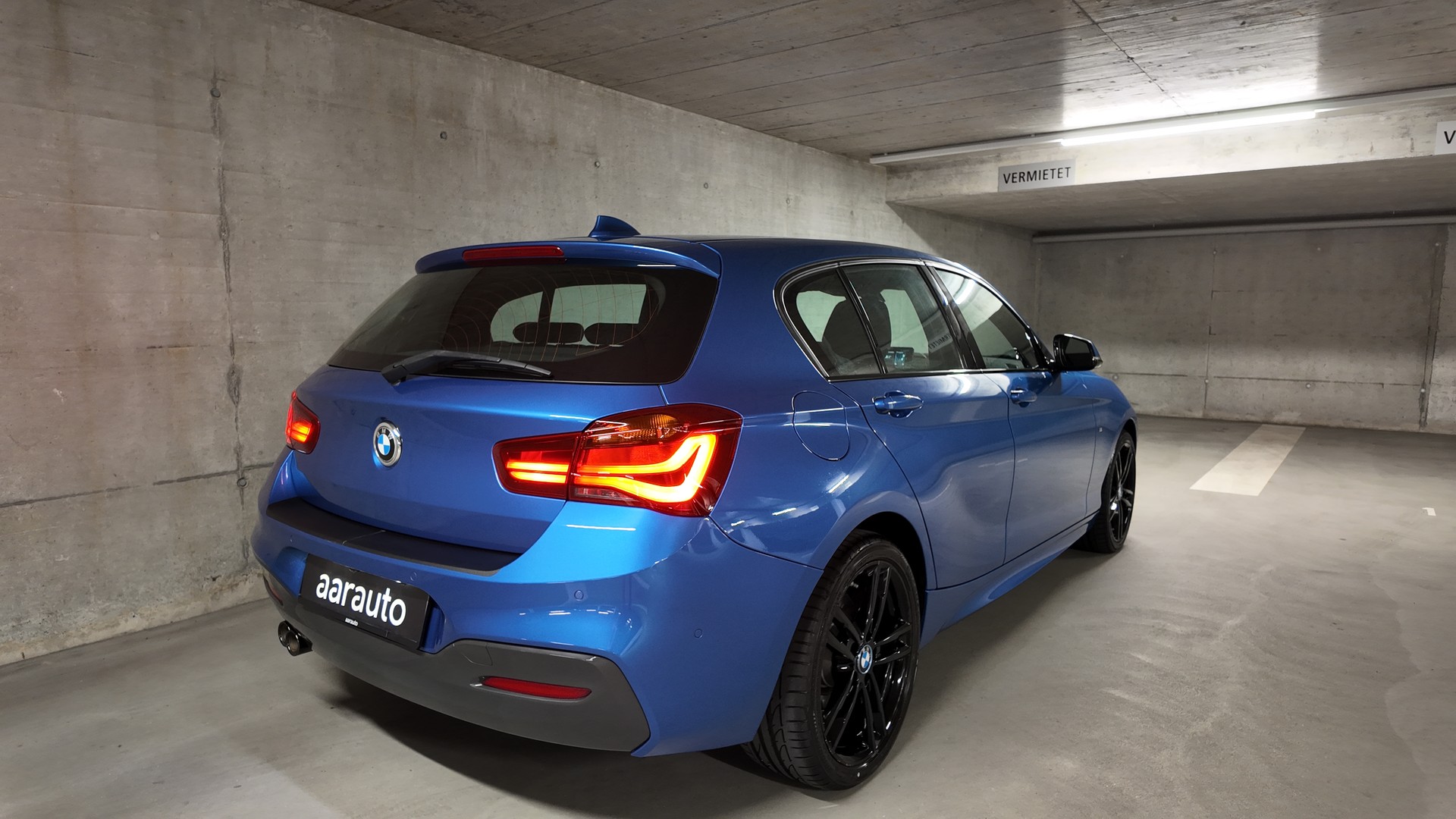 BMW 120d xDrive M Sport Steptronic-image-4