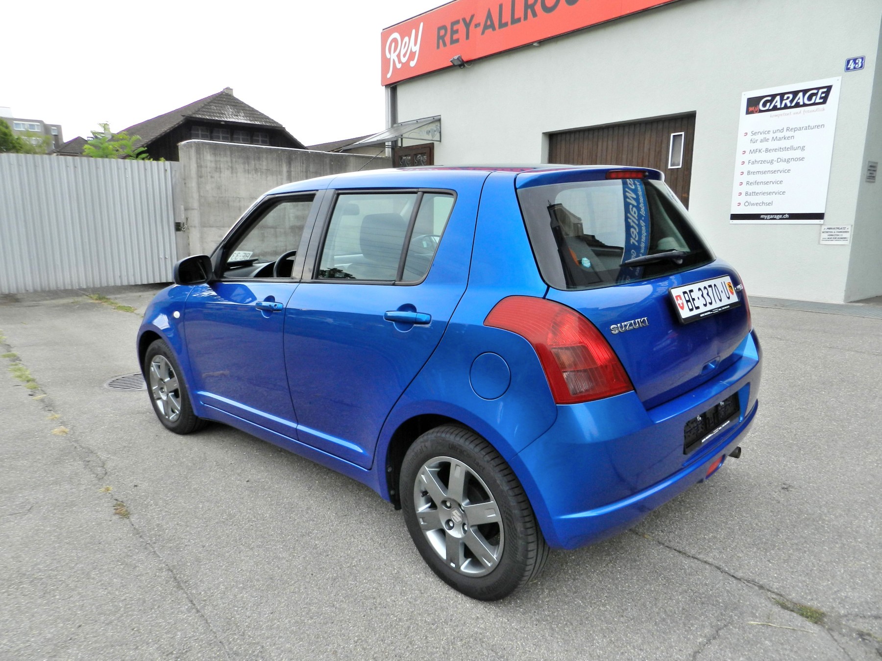 SUZUKI Swift 1.3i 16V GL Top-image-3