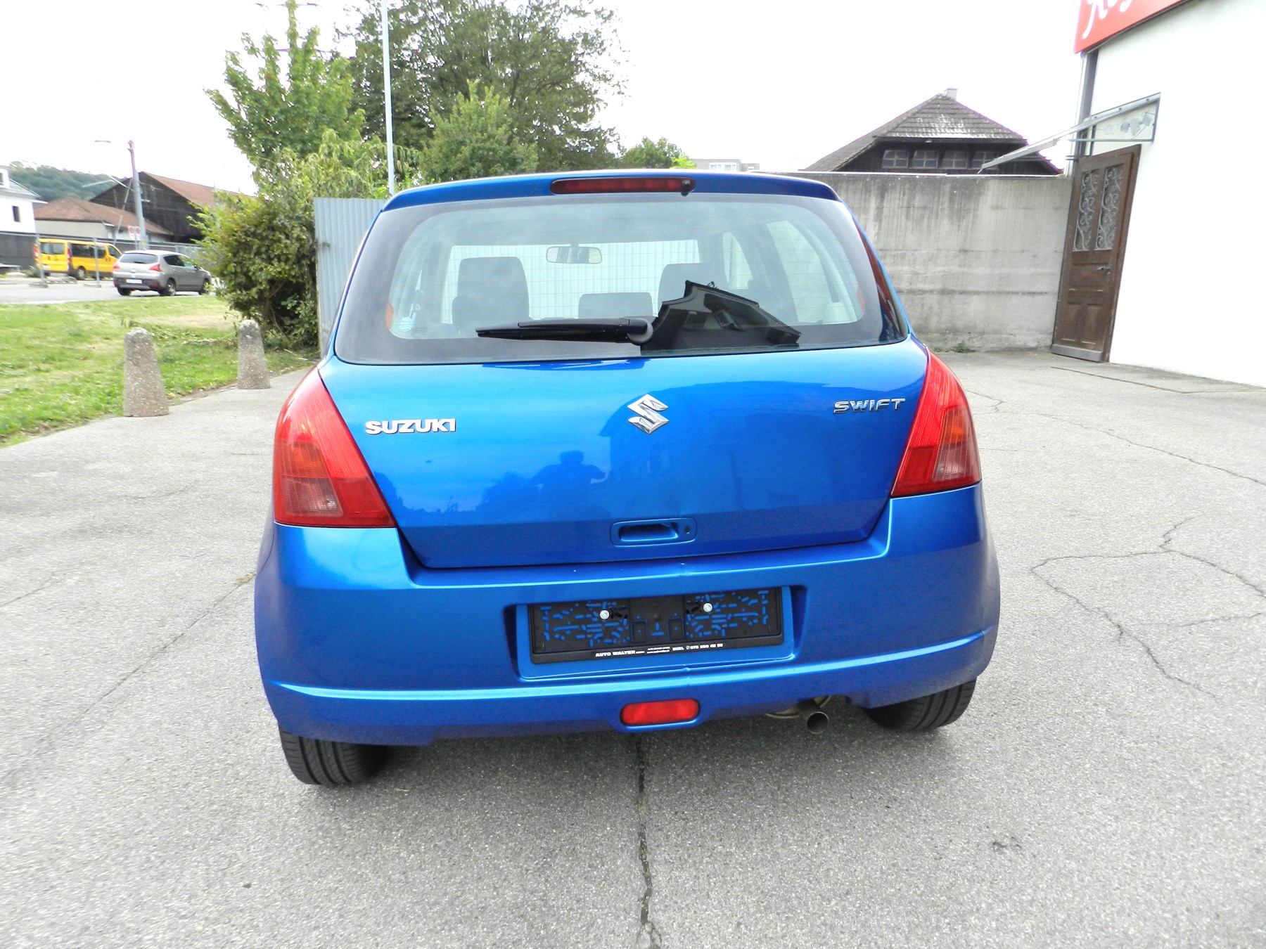 SUZUKI Swift 1.3i 16V GL Top-image-4