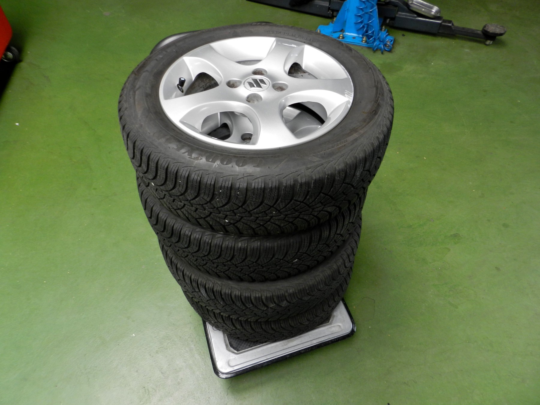 SUZUKI Swift 1.3i 16V GL Top-image-15