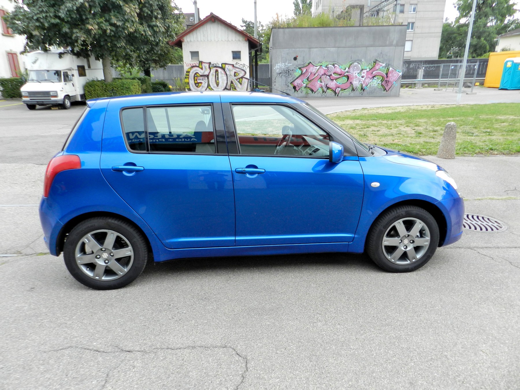 SUZUKI Swift 1.3i 16V GL Top-image-6