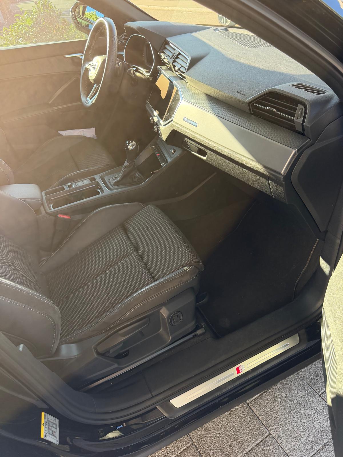 AUDI Sportback 35 TFSI S line Attraction S-Tronic-image-4