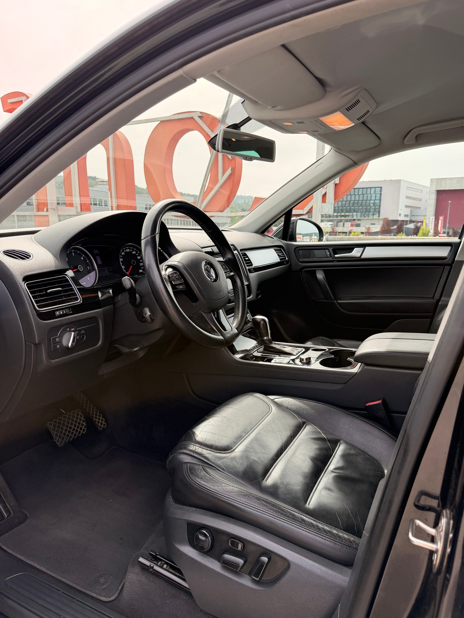 VW Touareg 3.0 TDI BlueMotion Technology Tiptronic AHK 3500kg-image-8
