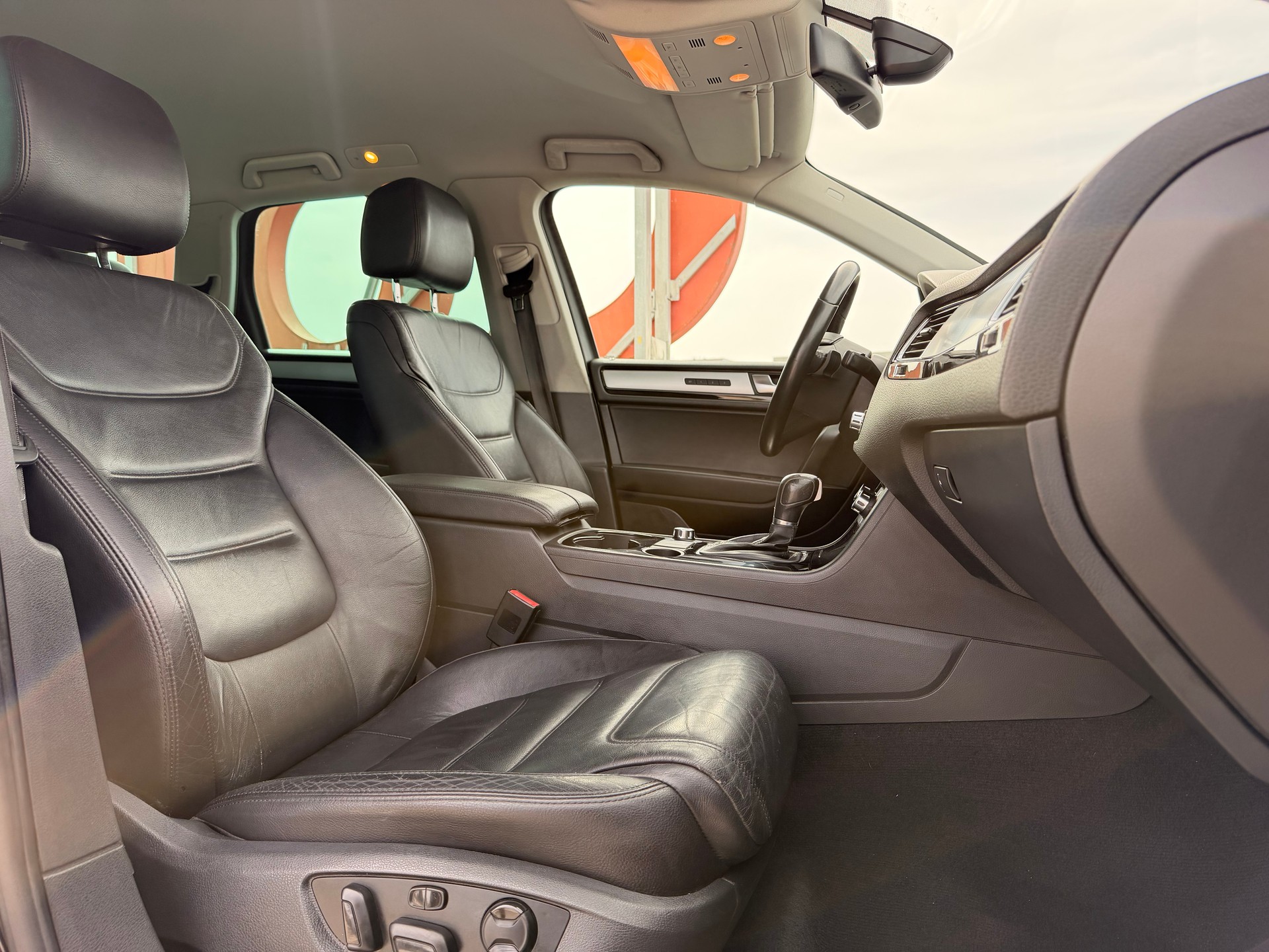 VW Touareg 3.0 TDI BlueMotion Technology Tiptronic AHK 3500kg-image-10