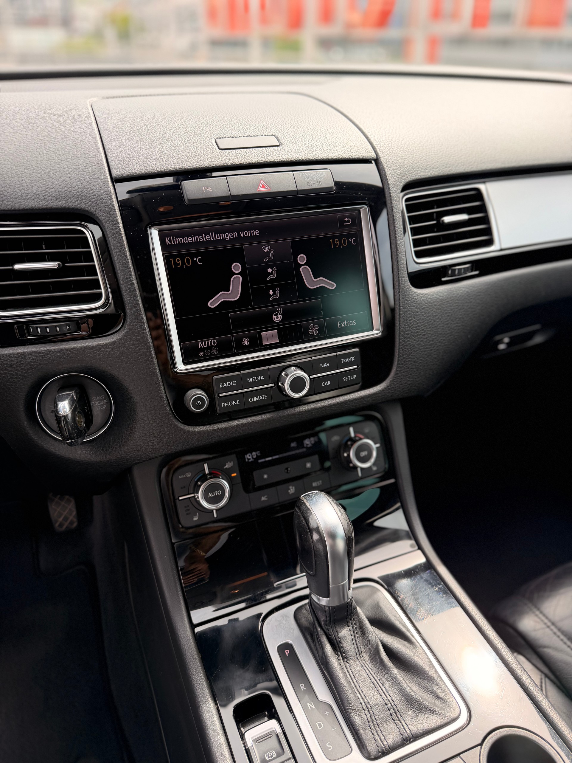 VW Touareg 3.0 TDI BlueMotion Technology Tiptronic AHK 3500kg-image-13