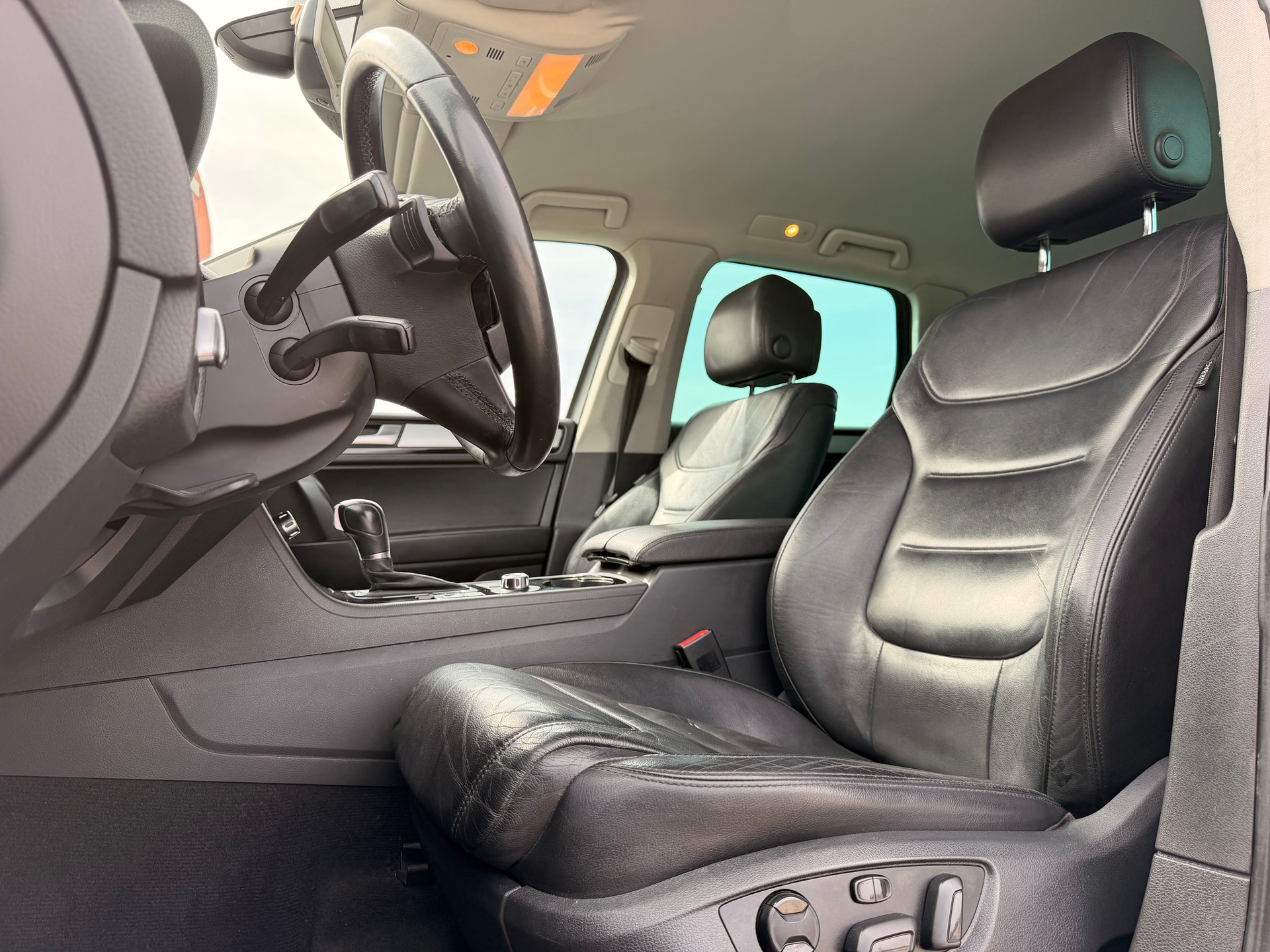 VW Touareg 3.0 TDI BlueMotion Technology Tiptronic AHK 3500kg-image-9