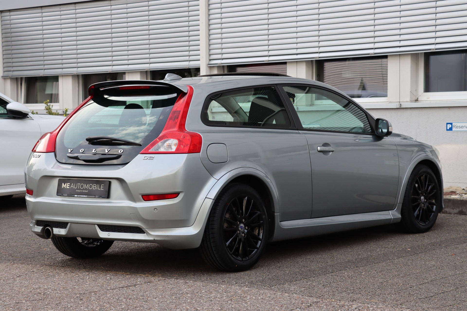 VOLVO C30 D2 S/S R-Design-image-3