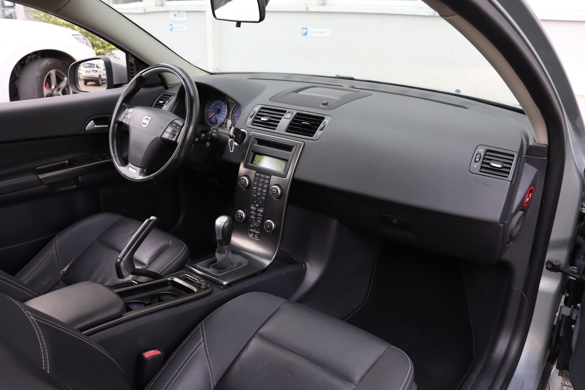 VOLVO C30 D2 S/S R-Design-image-6