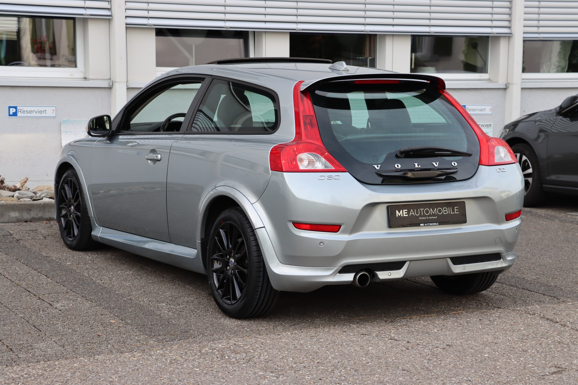 VOLVO C30 D2 S/S R-Design-image-2