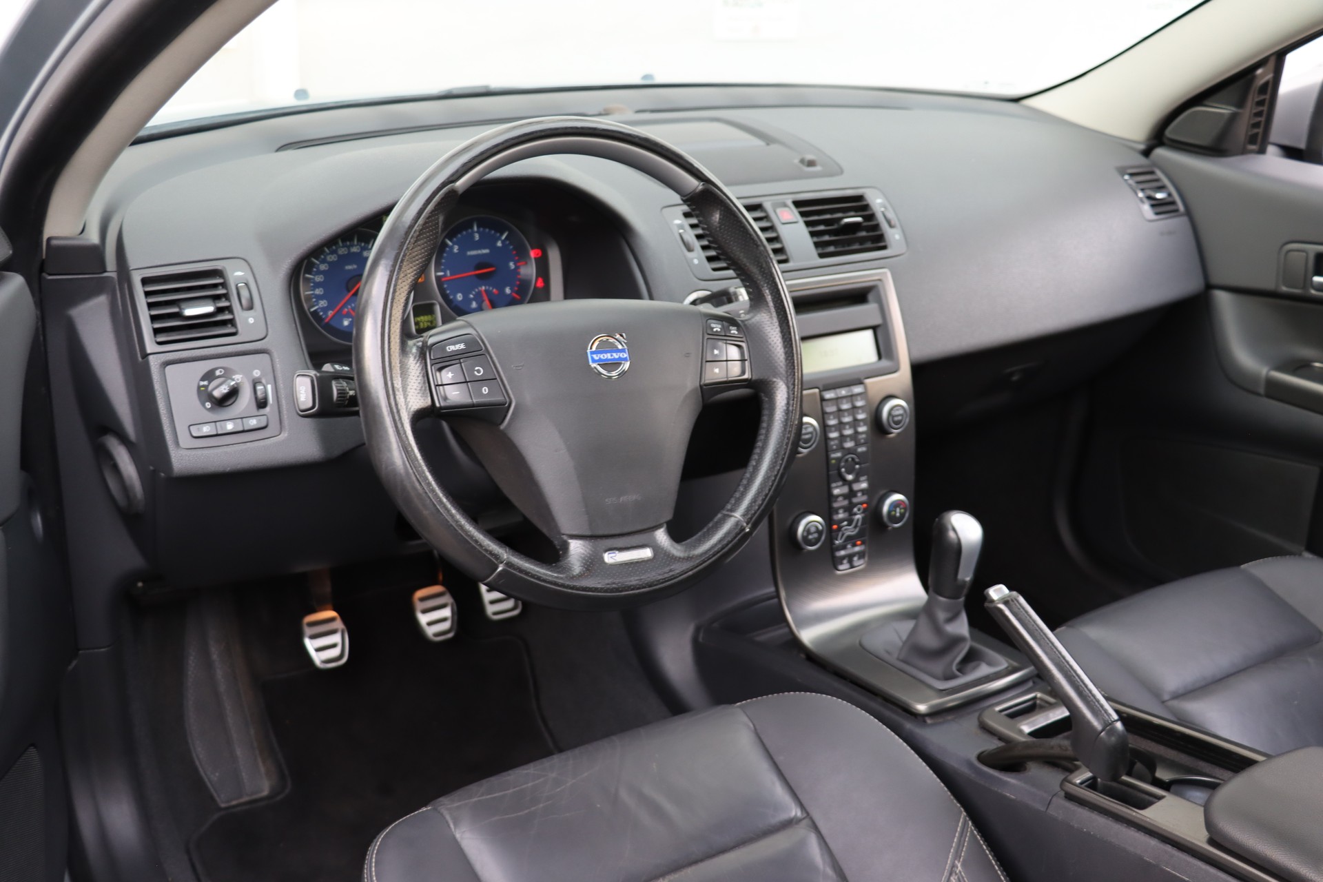 VOLVO C30 D2 S/S R-Design-image-8