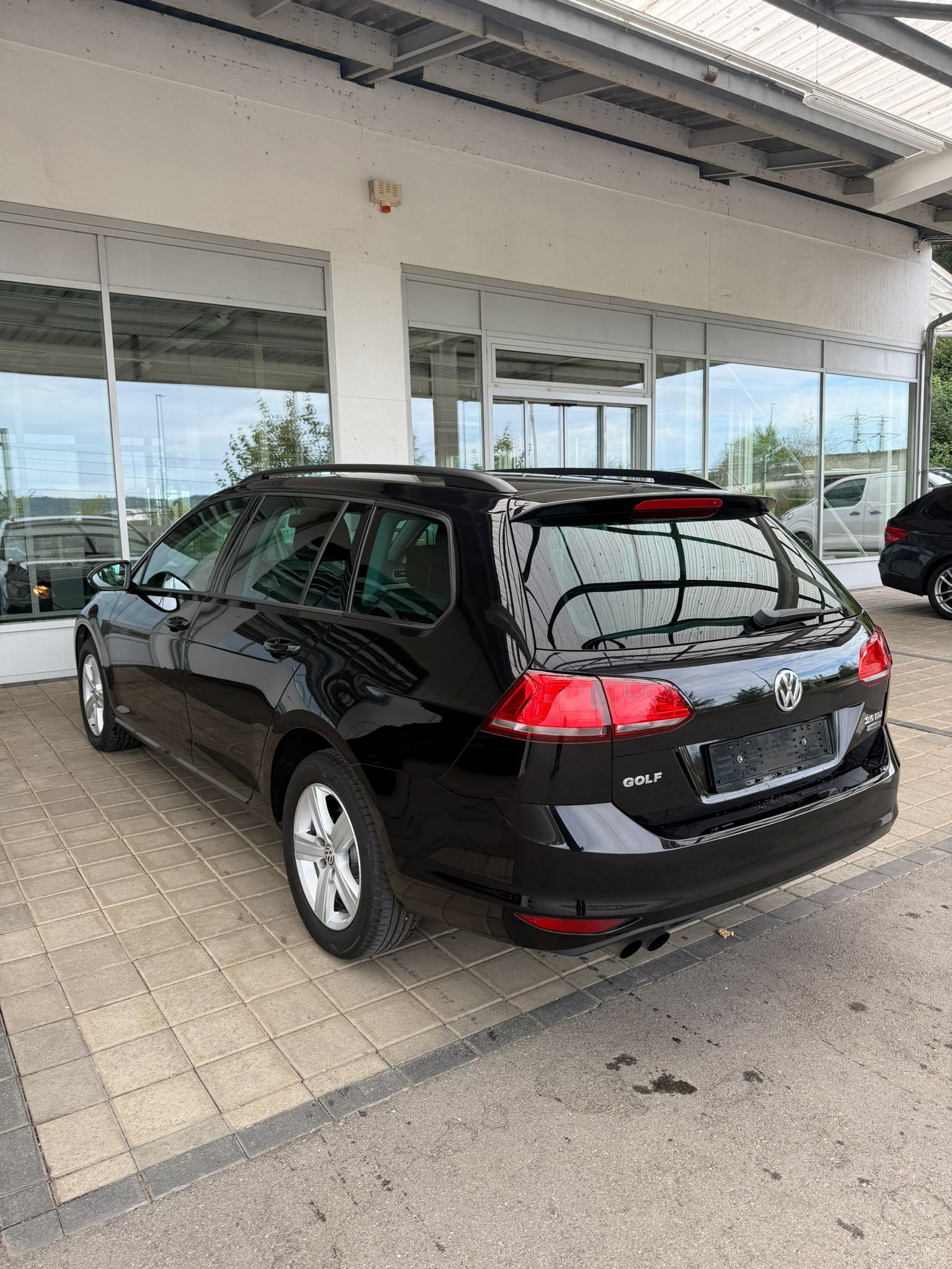 VW Golf Variant 2.0 TDI Comfortline-image-3