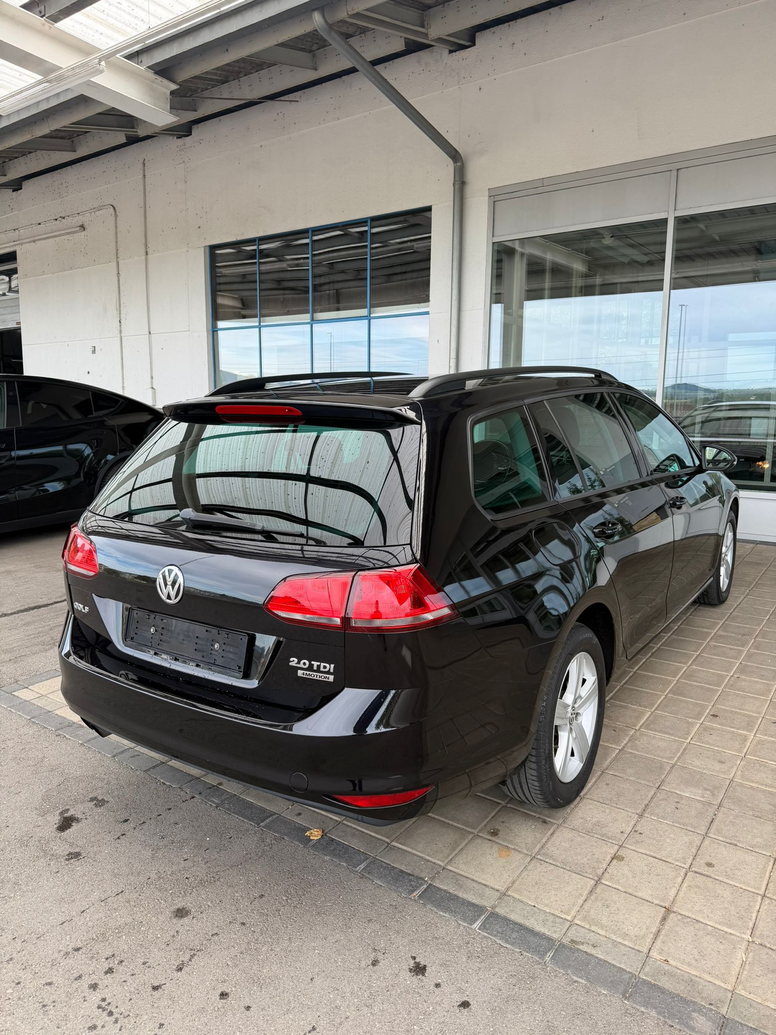 VW Golf Variant 2.0 TDI Comfortline-image-4