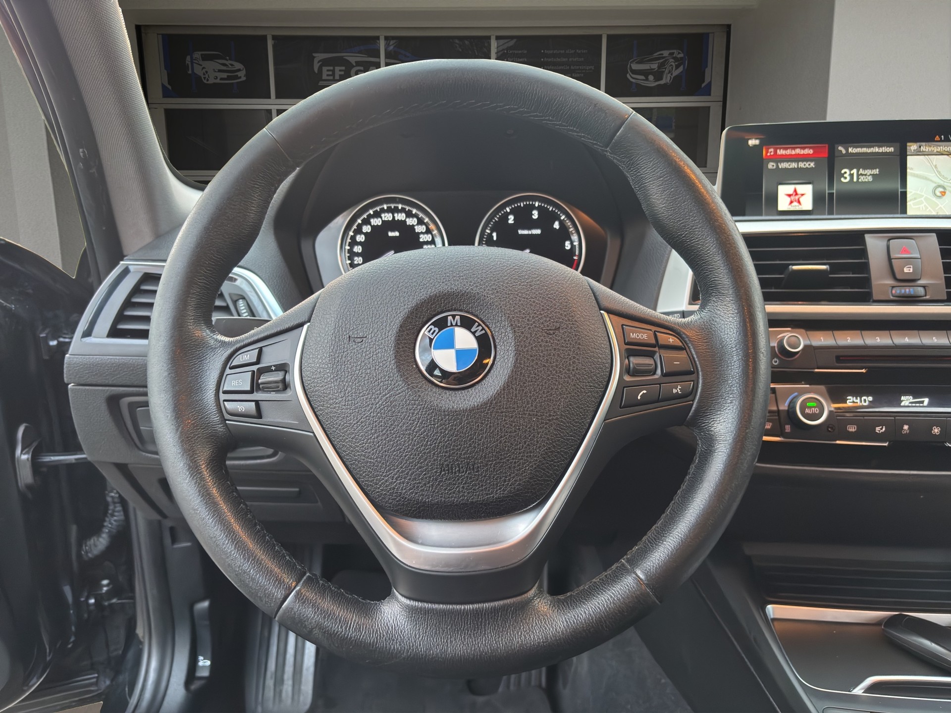 BMW 120d xDrive Steptronic-image-19