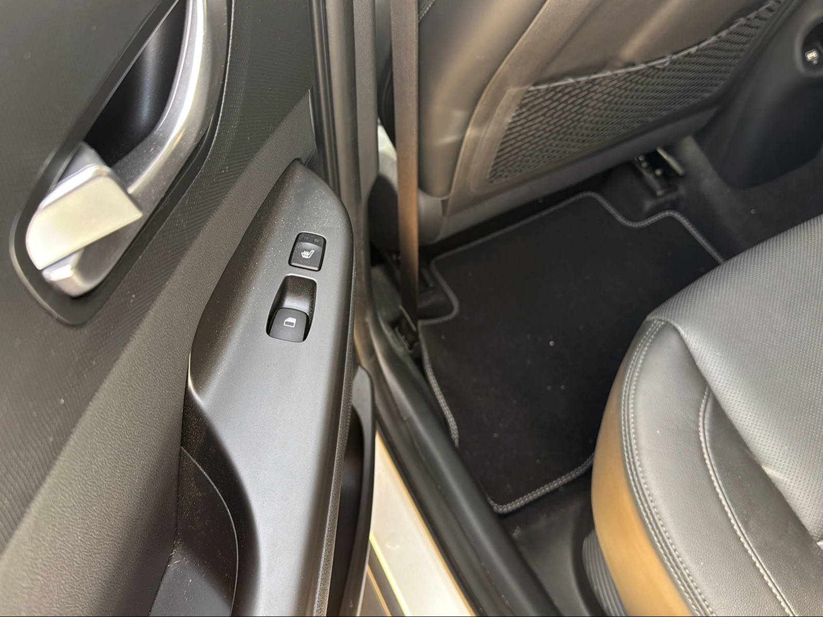 HYUNDAI Kona 1.6 GDi HEV Vertex DCT-image-17