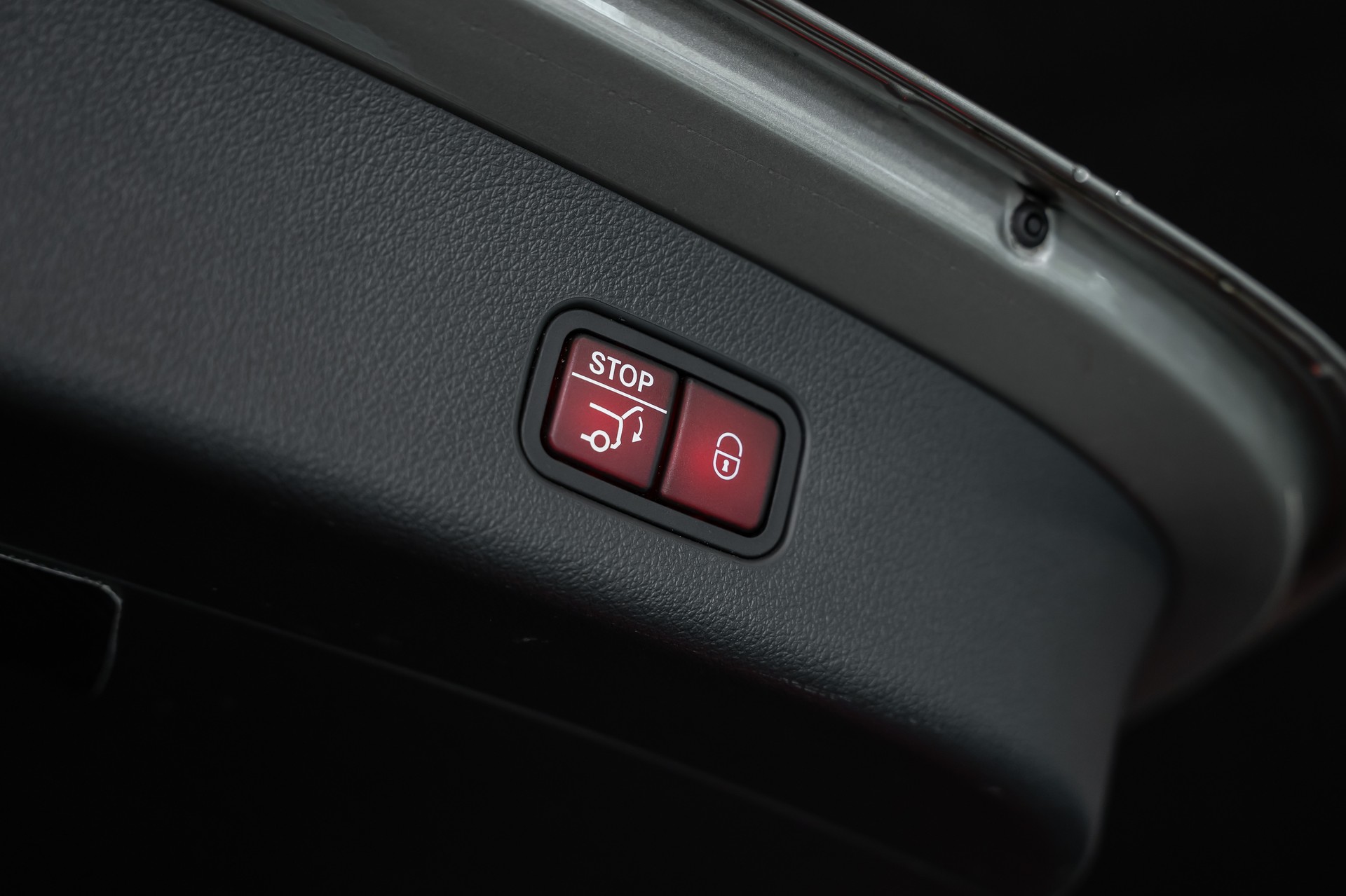 MERCEDES-BENZ GLC 220 d 4Matic 9G-Tronic-image-9