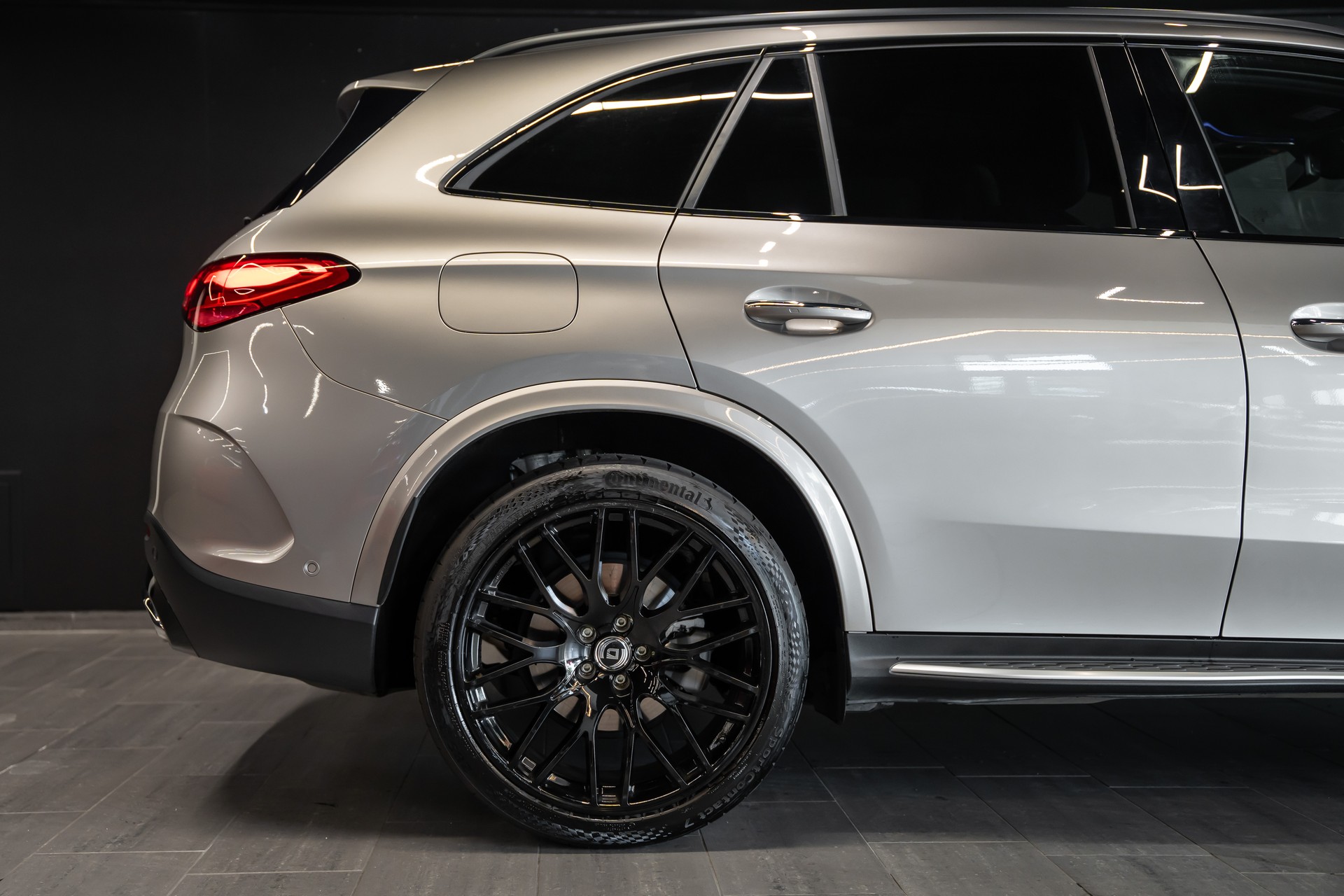 MERCEDES-BENZ GLC 220 d 4Matic 9G-Tronic-image-4