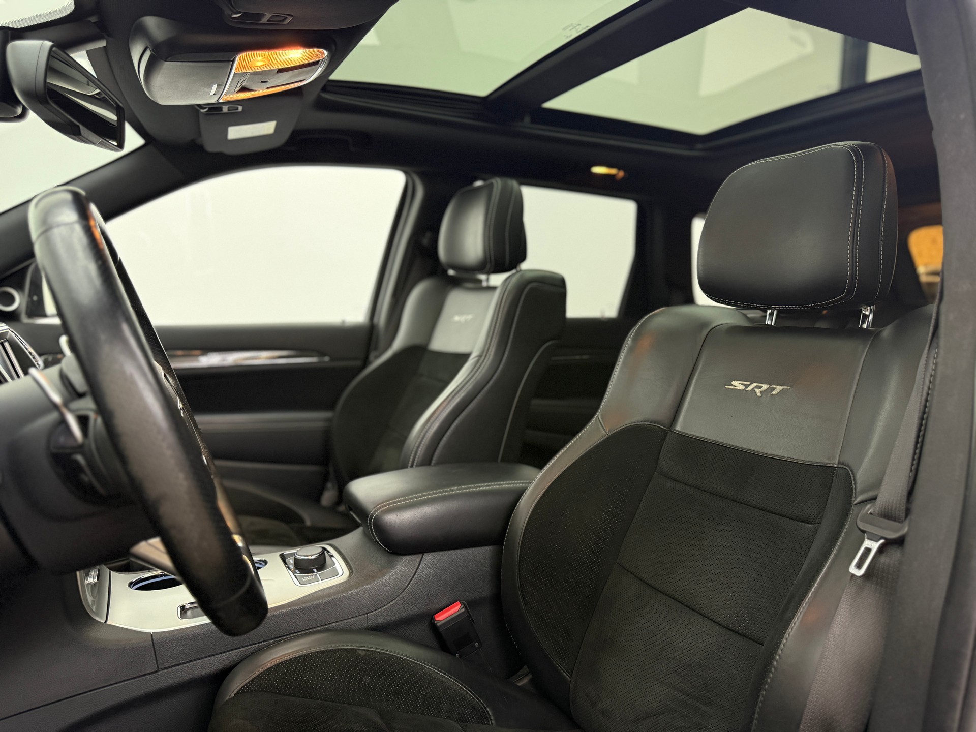 JEEP Grand Cherokee 6.4 V8 HEMI SRT8 Automatic-image-19