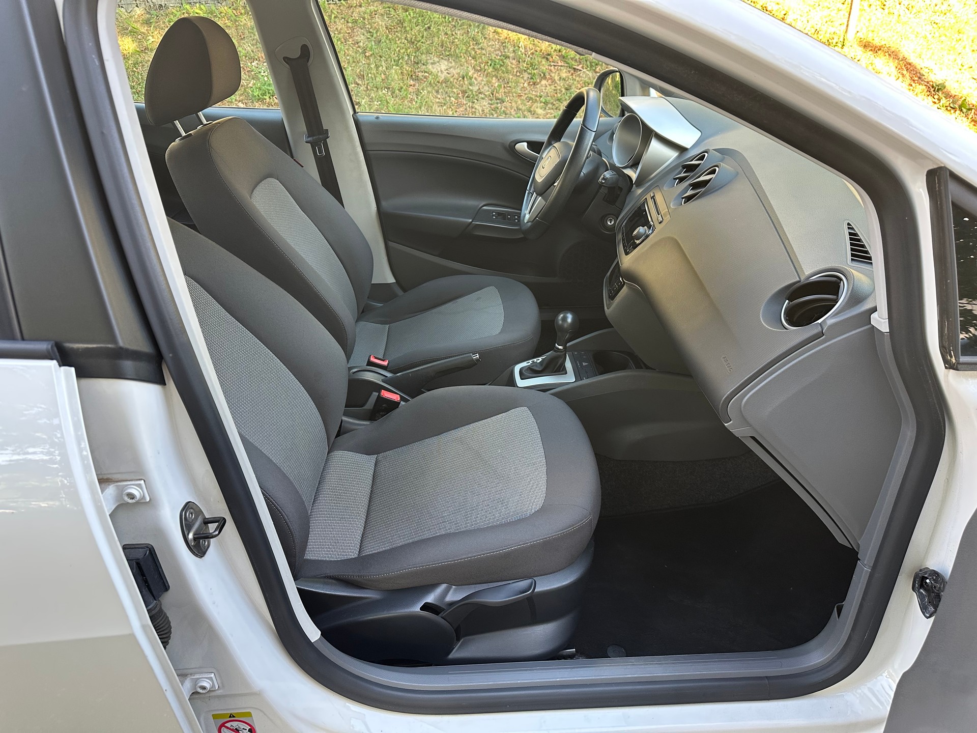 SEAT Ibiza 1.2 TSI Style DSG-image-2