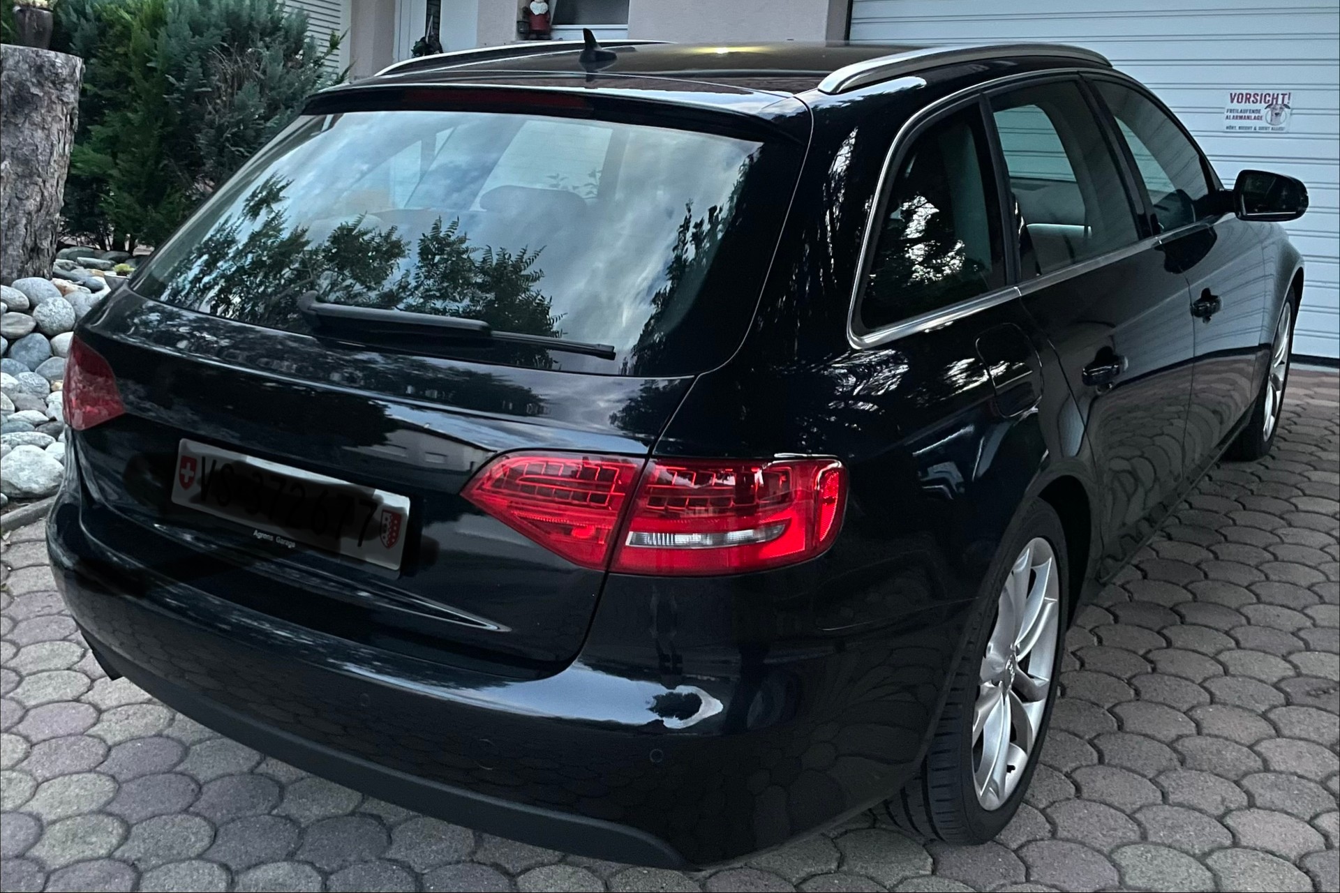 AUDI 2.0 TDI 143 quattro-image-2
