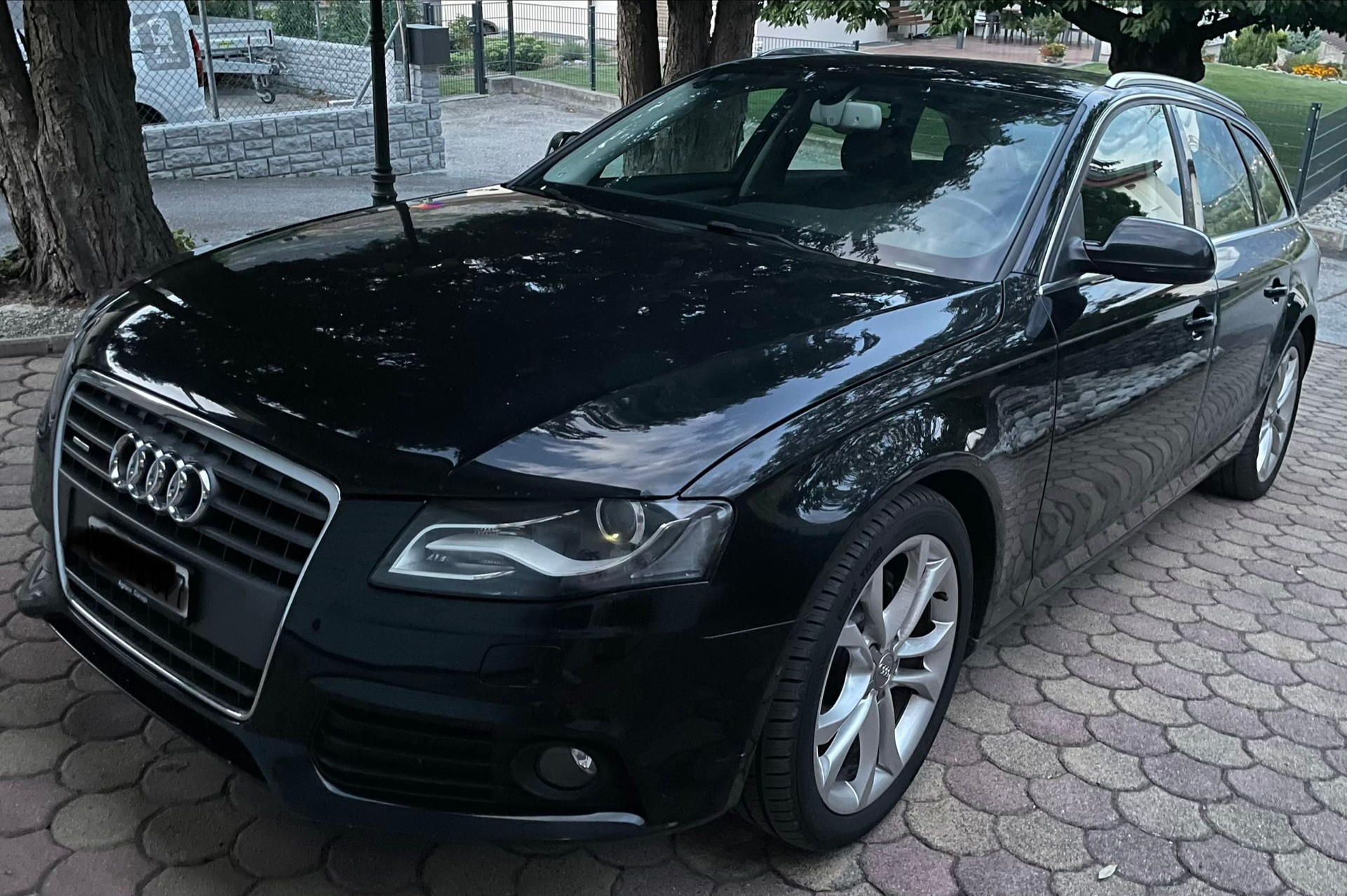 AUDI 2.0 TDI 143 quattro-image-0