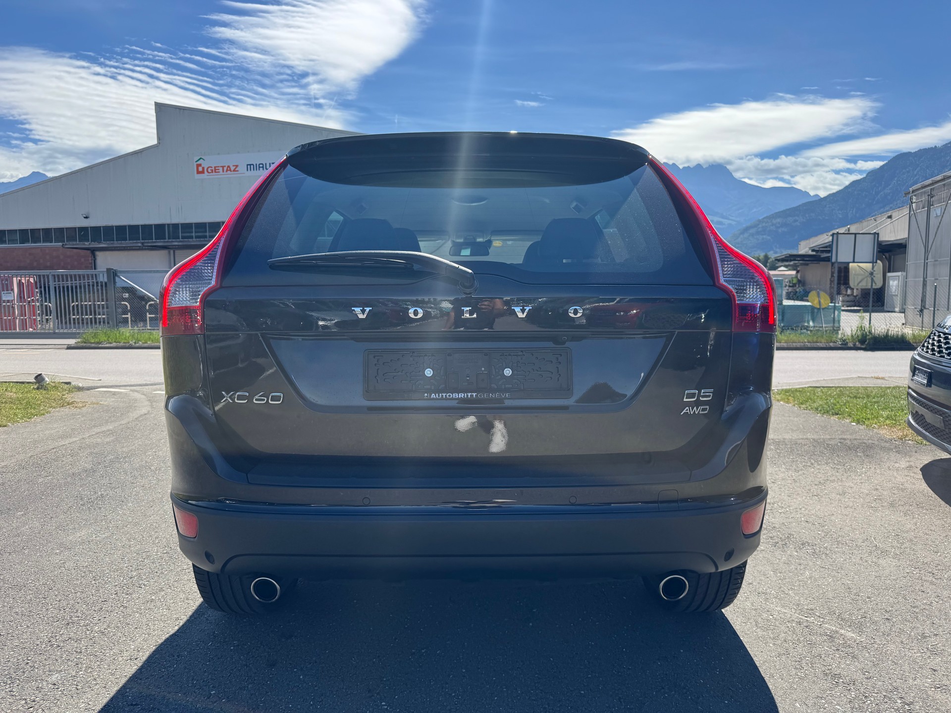 VOLVO XC60 D5 AWD Momentum Geartronic-image-6