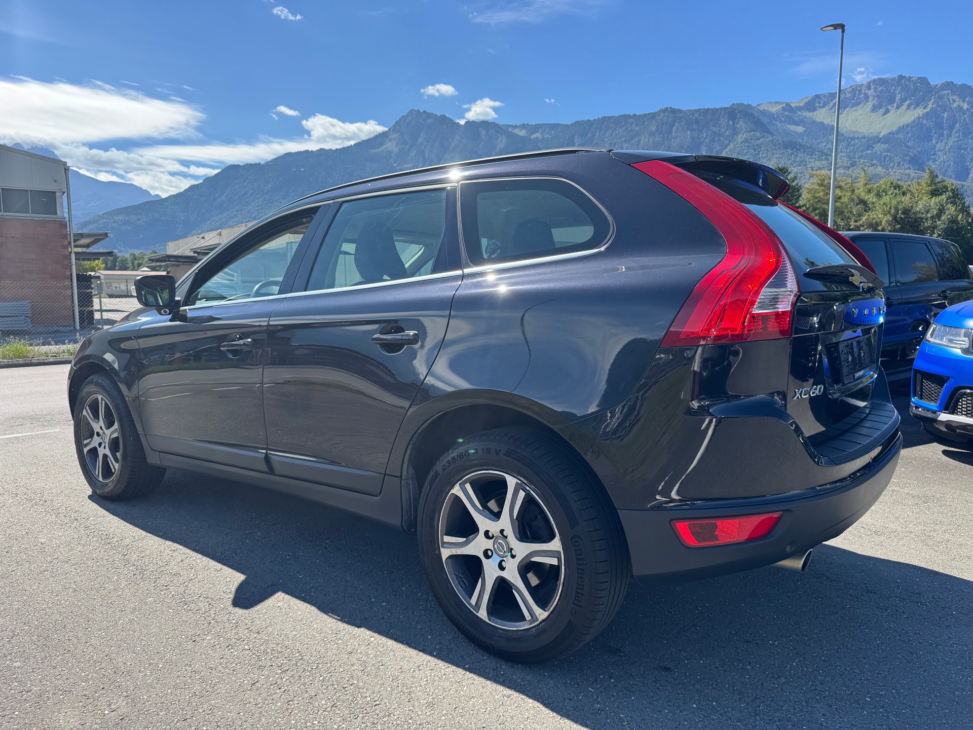 VOLVO XC60 D5 AWD Momentum Geartronic-image-8