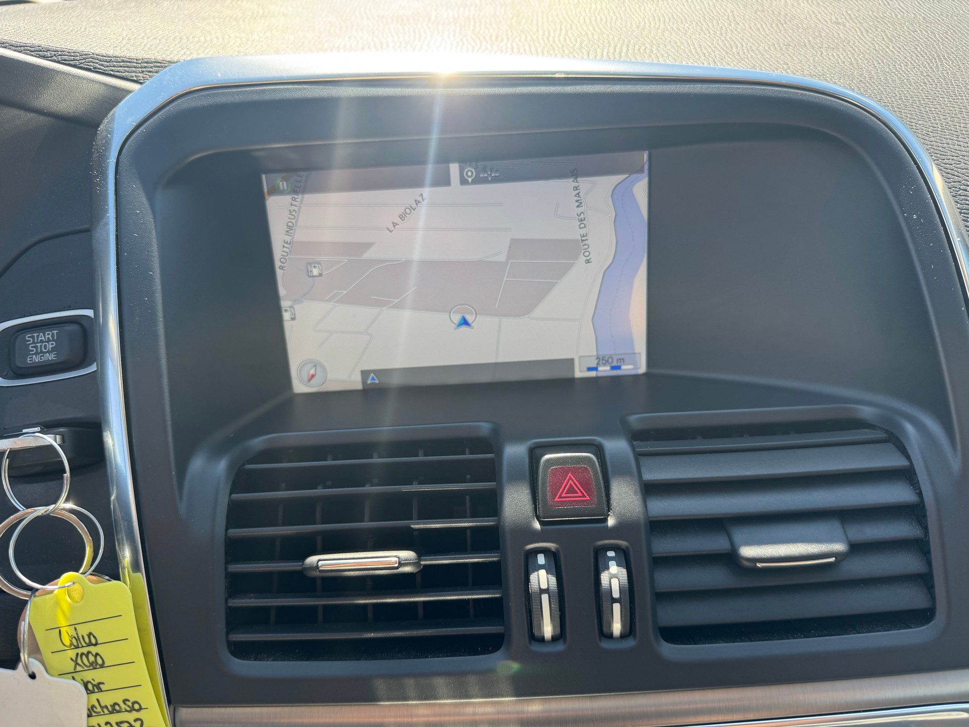 VOLVO XC60 D5 AWD Momentum Geartronic-image-18