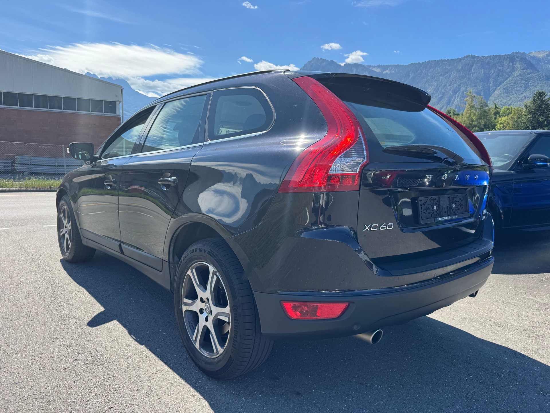 VOLVO XC60 D5 AWD Momentum Geartronic-image-7