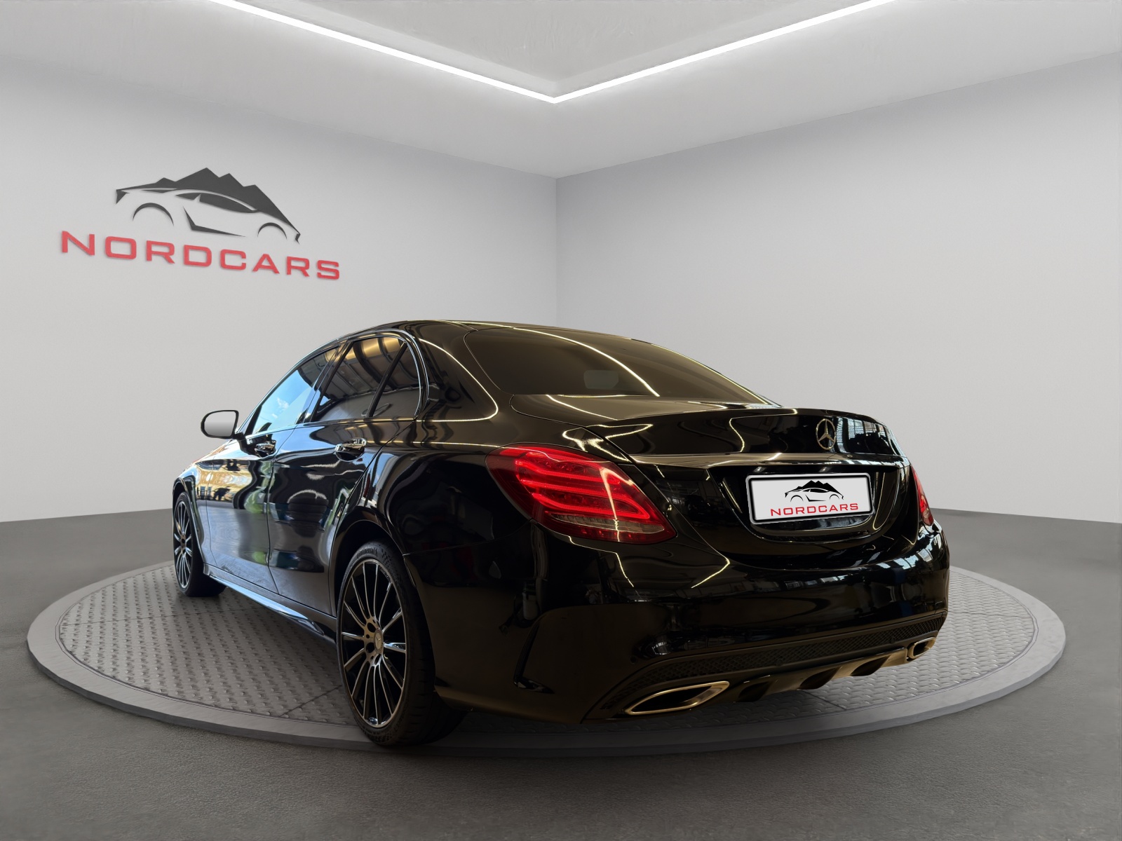 MERCEDES-BENZ C 400 AMG Line 4Matic 7G-Tronic-image-2