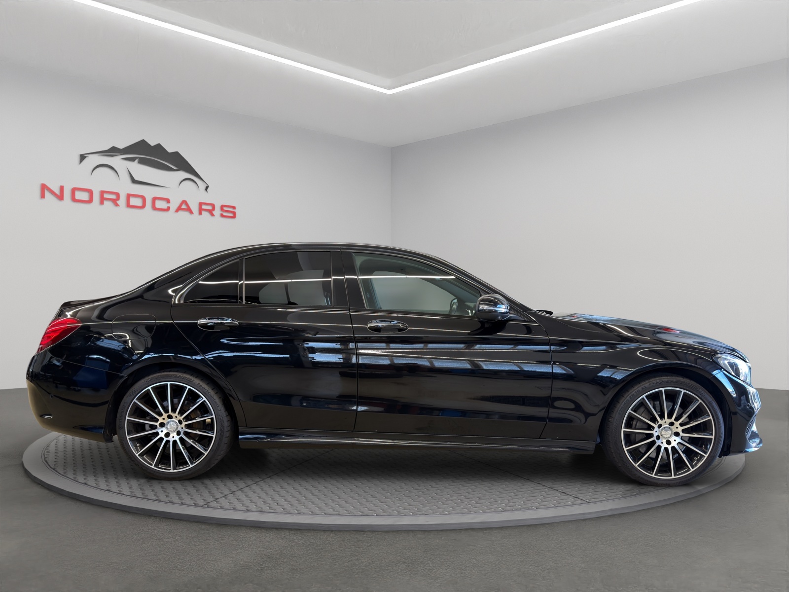MERCEDES-BENZ C 400 AMG Line 4Matic 7G-Tronic-image-5