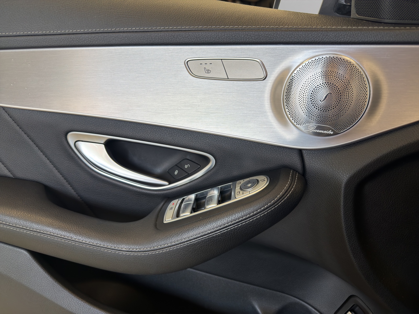 MERCEDES-BENZ C 400 AMG Line 4Matic 7G-Tronic-image-10