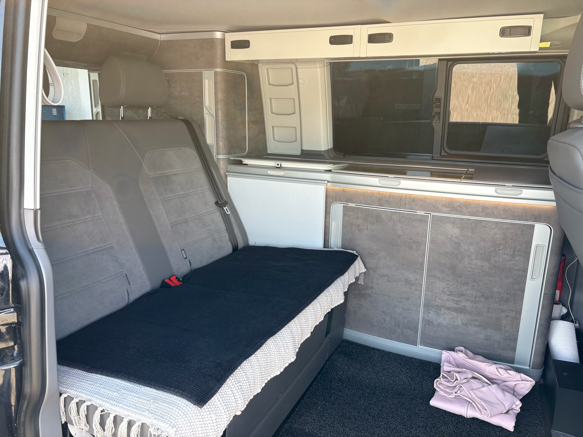 VW T6.1 California 2.0 Bi-TDI Ocean Liberty 4Motion DSG-image-17