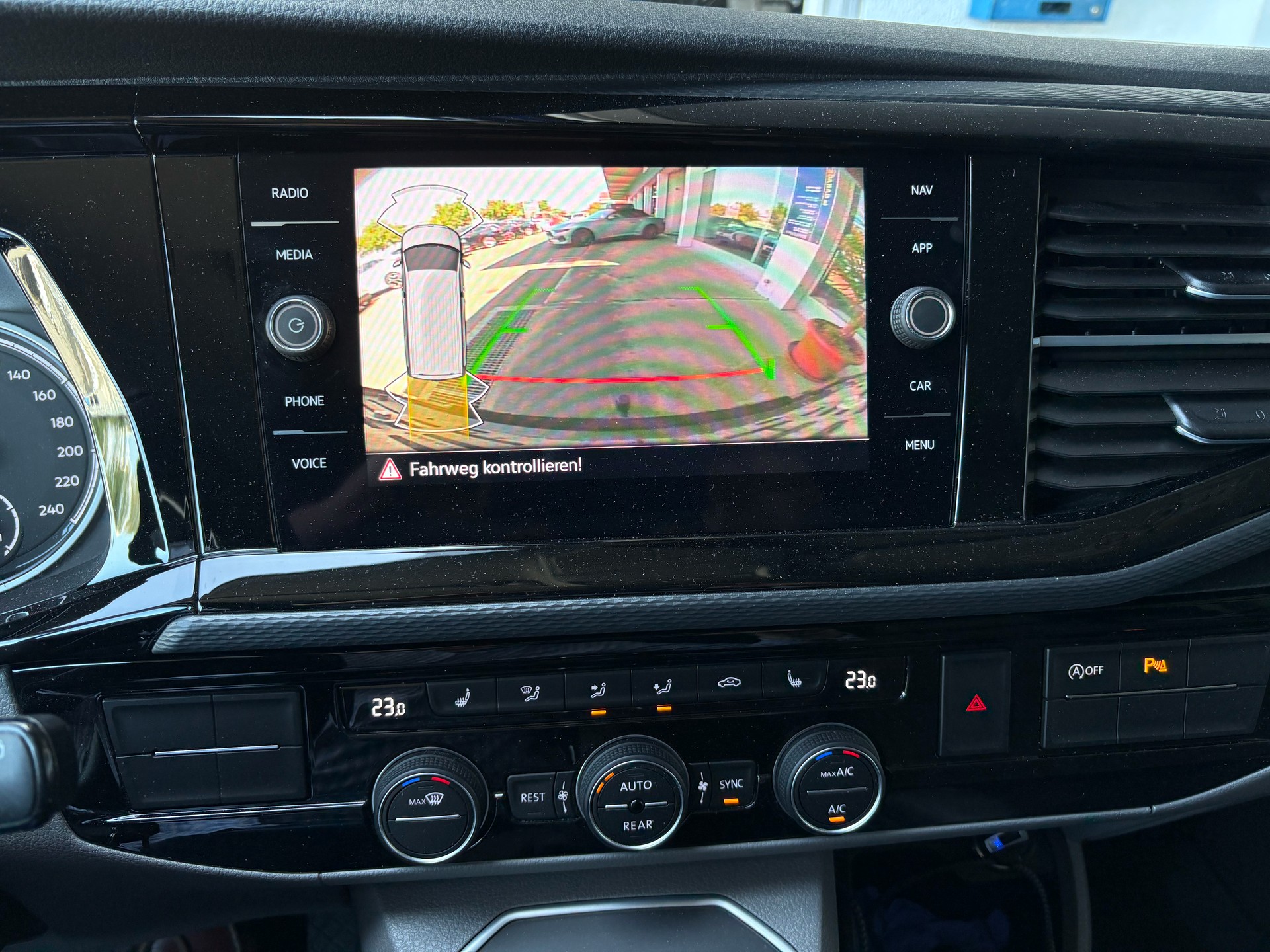 VW T6.1 California 2.0 Bi-TDI Ocean Liberty 4Motion DSG-image-10